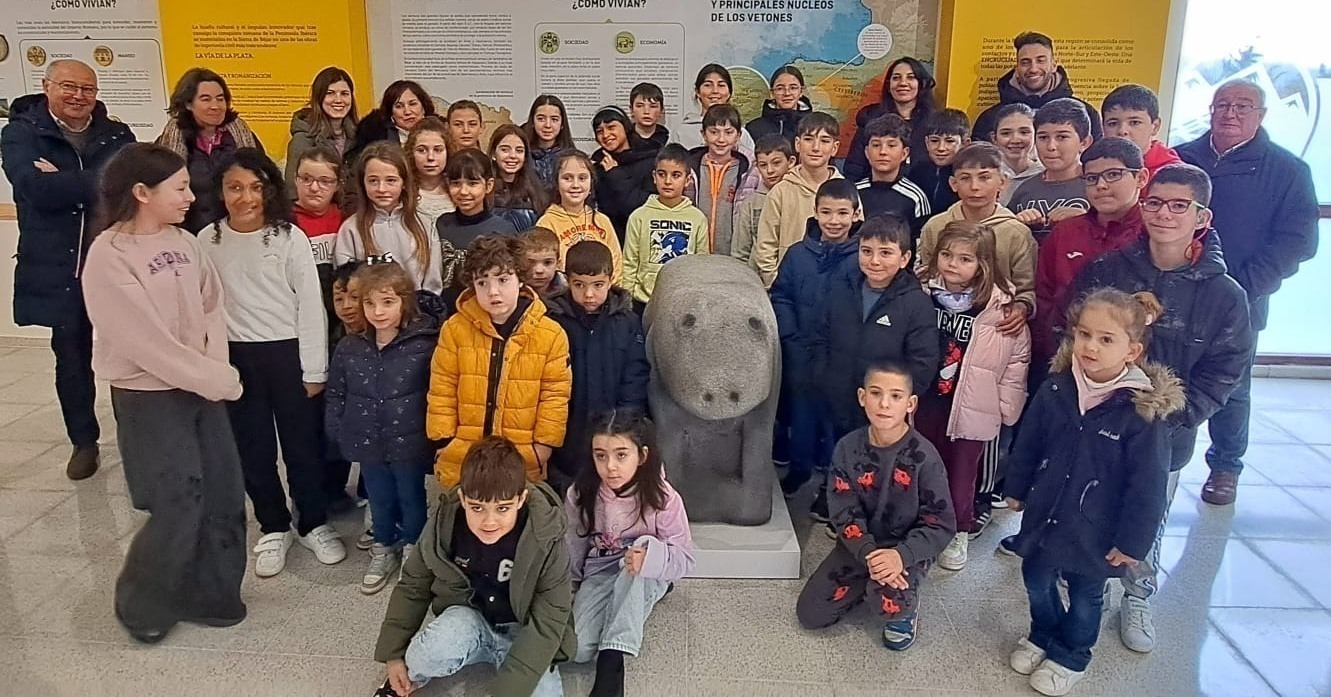 Visita de los escolares del CRA Los Robles de Ledrada al Centro de Interpretación